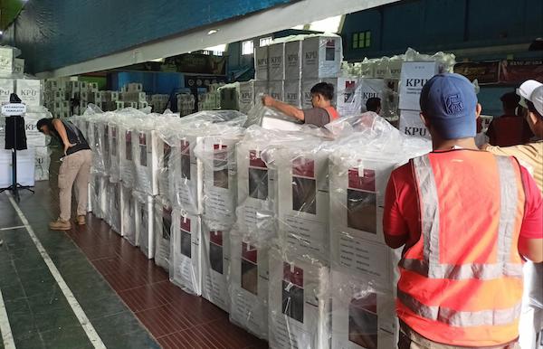KPU Makassar Mulai Distribusikan Logistik di Setiap Kecamatan