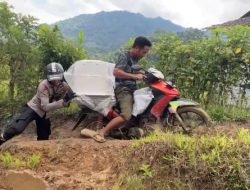 Jamin Kelancaran Pilkada, Polres Majene Lalui Medan Sulit Kawal Kotak Suara