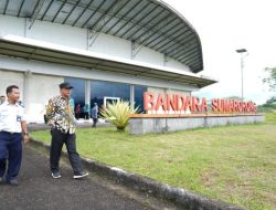 Tinjau Bandara Sumarorong, Bahtiar Bahas Rencana Penerbangan Mamasa-Toraja dan Mamuju
