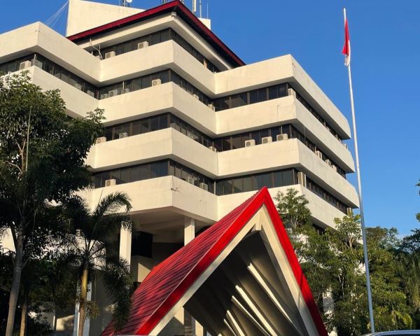 Bank Unhas Segera Hadir, Calon Komisaris Jalani Penilaian OJK