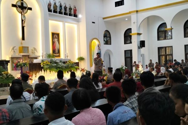 Tunjukkan Toleransi dan Jamin Keamanan, Forkopimda Sulbar Kunjungi Gereja di Mamuju