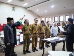 Akhir Tahun, Danny Pomanto Lantik 4 Pejabat Fungsional Perizinan Pemkot Makassar