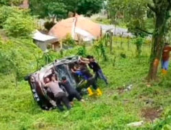 Mobil Rombongan Siswa SD Masuk Jurang di Maros, 3 Orang Terluka