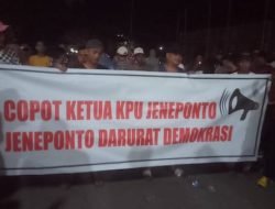 Geruduk Kantor Logistik, Ratusan Massa Tuntut Ketua KPU Jeneponto Dicopot