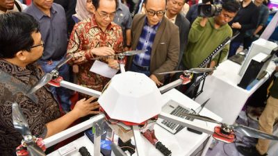 Pameran Karya Unhas, Pj Gubernur Sulsel Tekankan Branding dan Kolaborasi