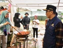 Penuhi Kebutuhan Makanan, Dapur Umum Dihadirkan di Lokasi Pengungsian Banjir