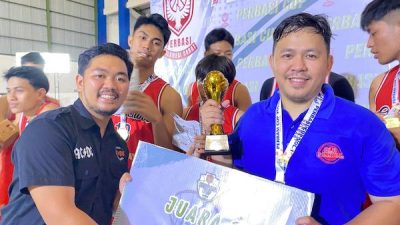 Tim Basket Old School Makassar Bawa Pulang Piala Bergilir Perbasi Sulbar Cup 1