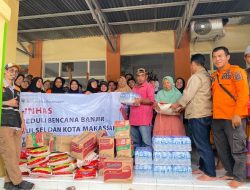 Peduli Bencana, Unhas Salurkan Bantuan untuk Korban Banjir di Sulsel