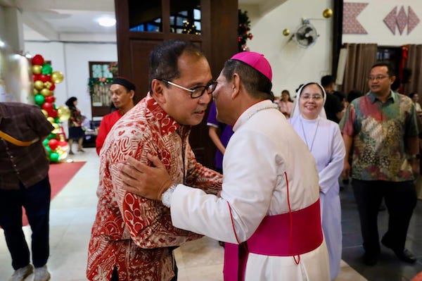 Danny Pomanto Hadiri Open House Natal Keuskupan Agung Makassar