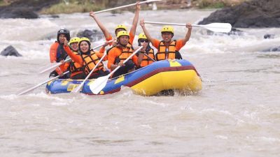 Dispora Jeneponto Kolaboratif Pacu Adrenalin Rafter Muda di Sungai Kelara