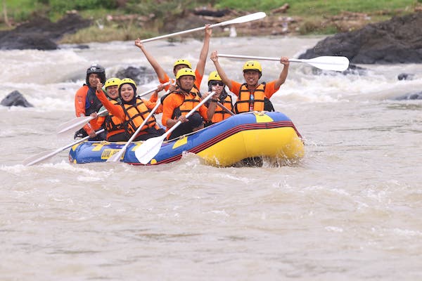 Dispora Jeneponto Kolaboratif Pacu Adrenalin Rafter Muda di Sungai Kelara