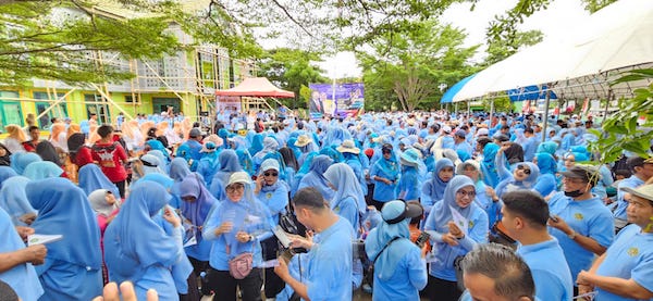 Rangkaian HAB Kemenag di Jeneponto, Gerak Jalan Sehat Diikuti Ribuan Peserta