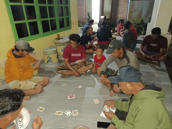 Tak ingin Warganya Keluyuran Saat Malam Tahun Baru, Kadus Buat Lomba Kartu Remi