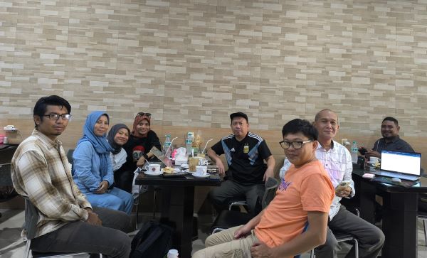 Talkshow Ekonomi Sulsel 2025 Meriahkan Pelantikan Pengurus AMSI Sulsel