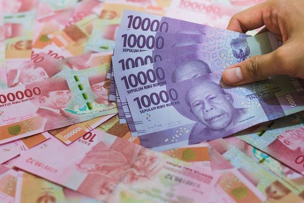 Awal Tahun Penuh Tantangan, Rupiah Bergerak di Tengah Ketidakpastian