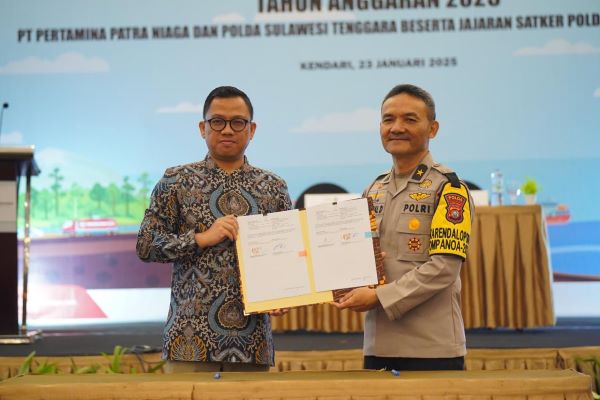 Pertamina dan Polda Sultra Tandatangani Kontrak Kerjasama Pembelian BBM dan Pelumas 2025