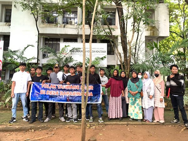 Warga Pinrang Tolak Tambang Pasir di Muara Sungai Saddang