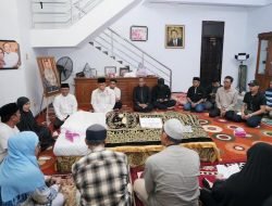 Prof Fadjry Melayat ke Rumah Duka Alwi Hamu, Kenang Kontribusi Besar Almarhum bagi Sulsel