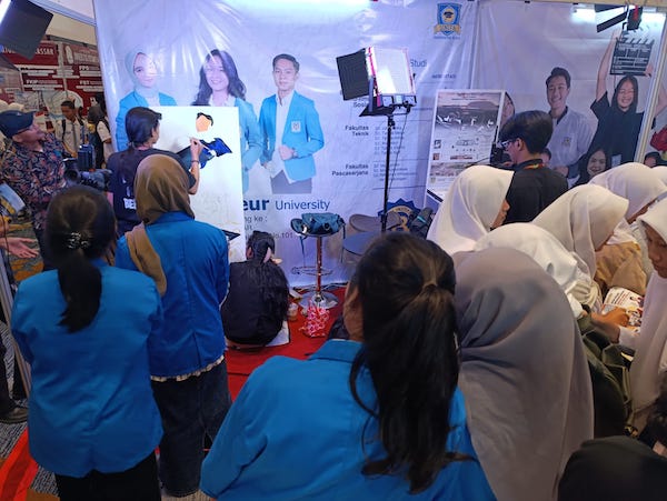 Stand Unifa Jadi Pusat Perhatian di Hari Pertama Sulawesi Education & Techno Expo 2025