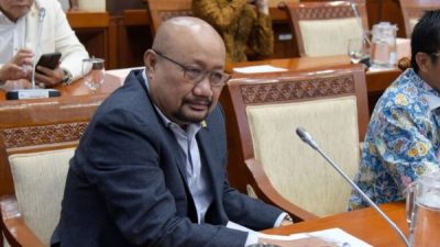 DPR Desak Pemerintah Perketat Penjualan Kartu SIM Prabayar untuk Cegah Judol