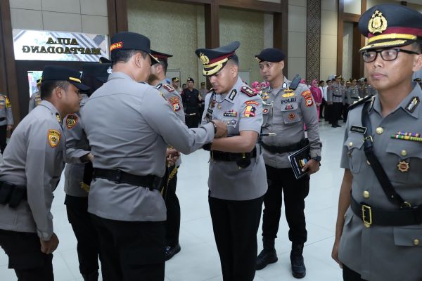 Kapolda Sulsel Pimpin Serah Terima Jabatan Kapolrestabes Makassar dan Kapolres Soppeng