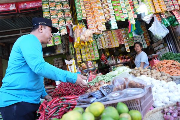 Pj Gubernur Sulbar Pantau Harga Pangan, Soroti Kenaikan Beras dan Telur