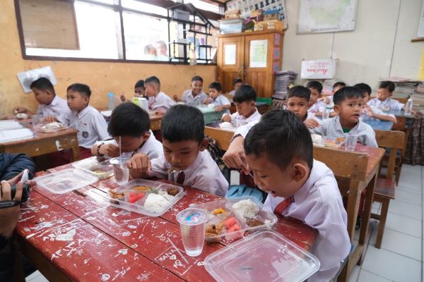 Gowa Mulai Program Makanan Bergizi Gratis di 17 Sekolah