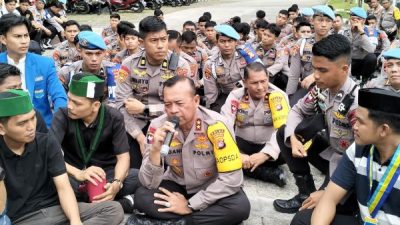 Dihadapan Massa Aksi, Kapolda Sulbar Pastikan Kasus Mahasiswa vs Polisi Dituntuskan