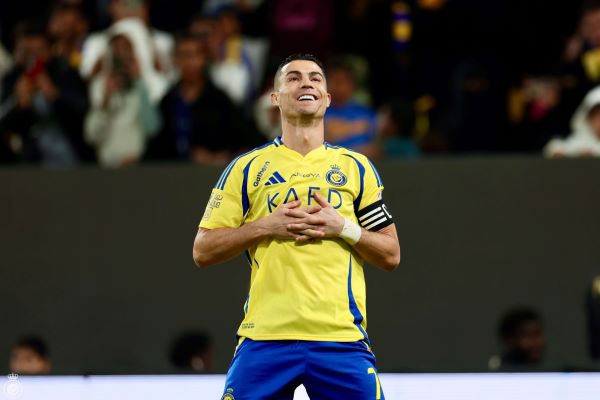 Ronaldo Cetak Gol Perdana di 2025, Al Nassr Kalahkan Al Akhdoud 3-1