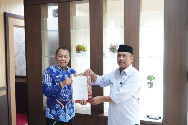 Ditunjuk Pemkab Jeneponto, Helmi Resmi Gantikan Amiruddin Abbas sebagai Plt PDAM