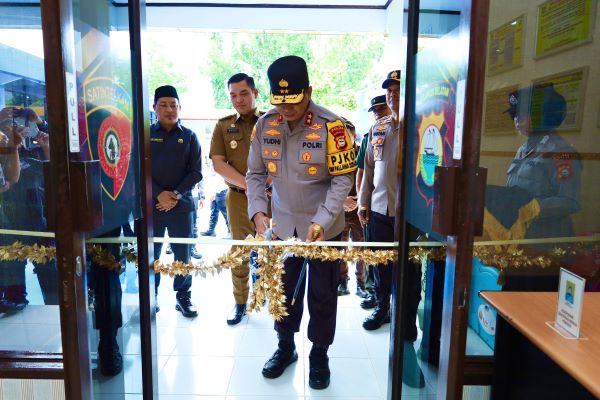 Kapolda Resmikan Gedung Pelayanan SKCK dan SIM Polres Takalar