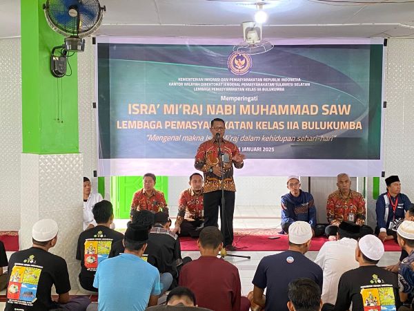 Gelar Pengajian dan Isra Mikraj Bersama Dai Muda, Ini Pesan Kalapas Bulukumba