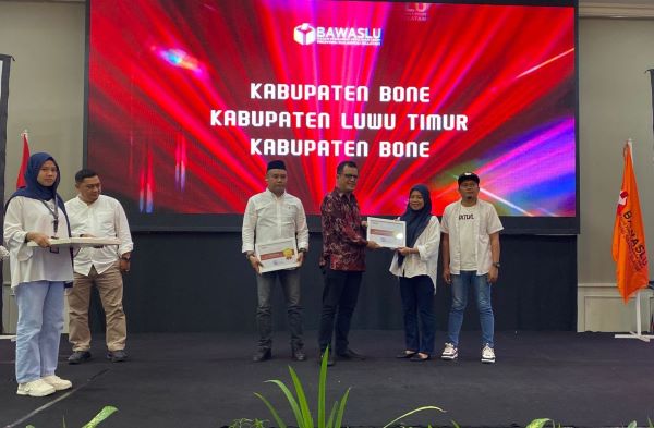 Bawaslu Lutim Raih Apresiasi Kehumasan Kategori Produktifitas Pemberitaan Media Eksternal