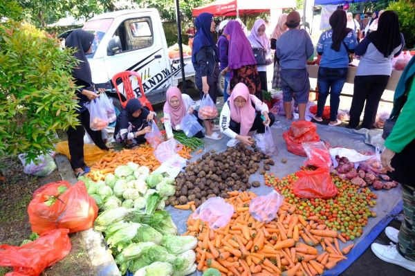 Jelang Ramadhan, Pemkab Gowa Gelar Pasar Tani untuk Stabilkan Harga Pangan