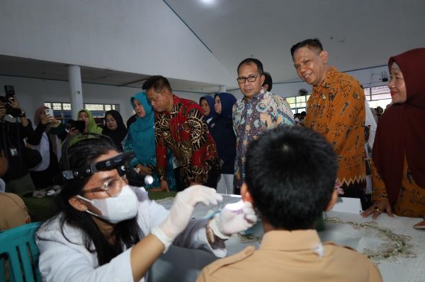 Danny Pomanto Tinjau MBG dan Skrining Kesehatan