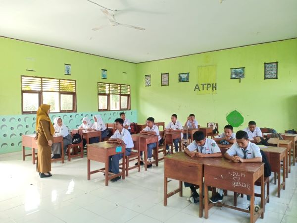 Aksi Mogok Mengajar Berakhir, Kepsek SMKN 3 Takalar Dinonaktifkan