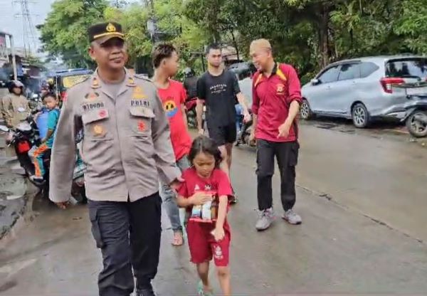 Terpisah dari Orang Tua, Polsek Manggala Bantu Bocah 4 Tahun yang Tersesat