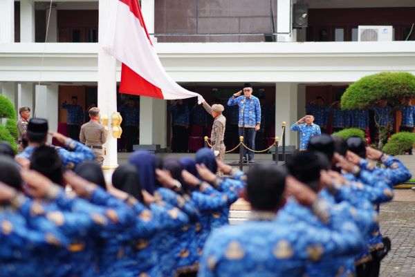 Hari Kesadaran Nasional, ASN Bantaeng Terima Satyalancana Karya Satya dan Penghargaan