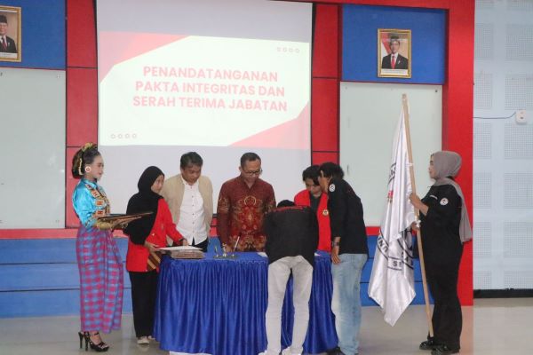 Unhas Lantik 39 UKM Periode 2025, Kolaborasi jadi Bekal Sukses Kepengurusan Baru