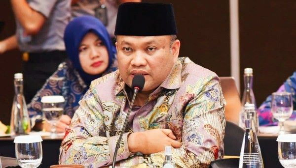 Kasus Pemerasan WN Tiongkok, DPR Dukung Pencopotan Petugas Imigrasi Soetta