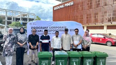 Jelang Hari Jadi Bulukumba, Kalla Toyota Sumbang Kontainer Sampah