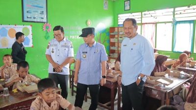 Dukung Program Pemerintah, Ketua Apdesi Jeneponto Gelar Simulasi MBG di SDN 20 Turatea