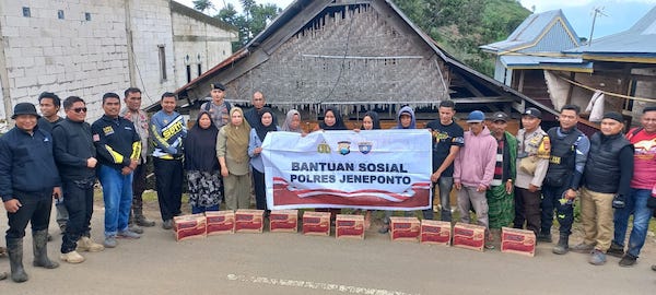 Dekatkan Diri ke Masyarakat Pedalaman, Polres Jeneponto Gelar Baksos Safari Kamtibmas