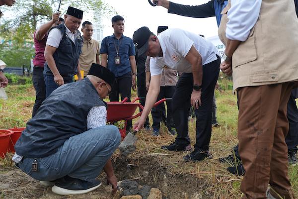 Pembangunan Kantor Baznas Sulbar Dimulai, Pj Gubernur Letakkan Batu Pertama