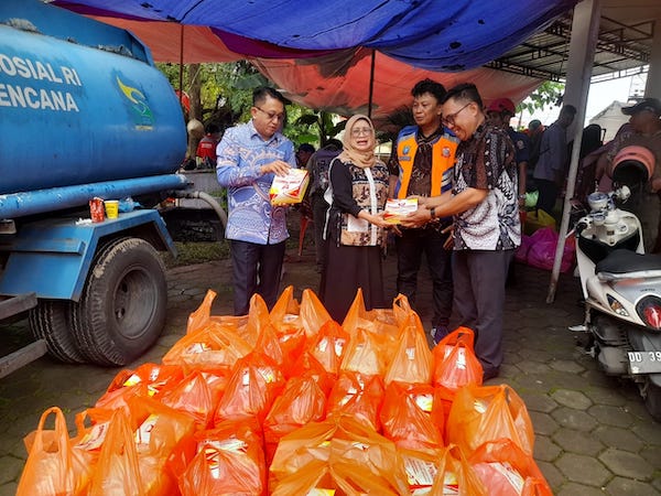 PD Parkir Makassar Salurkan Bantuan untuk Korban Banjir di Kecamatan Manggala