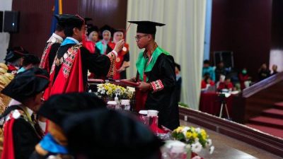 Cerita Achmad Kautsar Baharuddin, Wisudawan Terbaik Unhas Bidang Eksakta