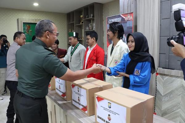 Mahasiswa Unifa Ikut Baksos Polri Presisi Sambut Ramadhan