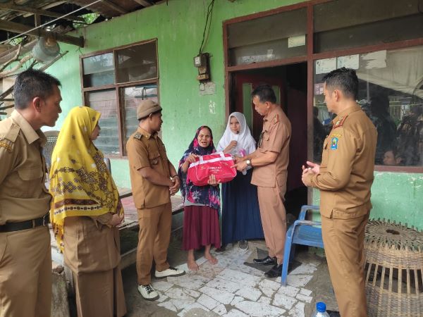 Tekan Angka Kemiskinan, Pemkab Jeneponto Mulai Salurkan Program Bantuan Sedekah