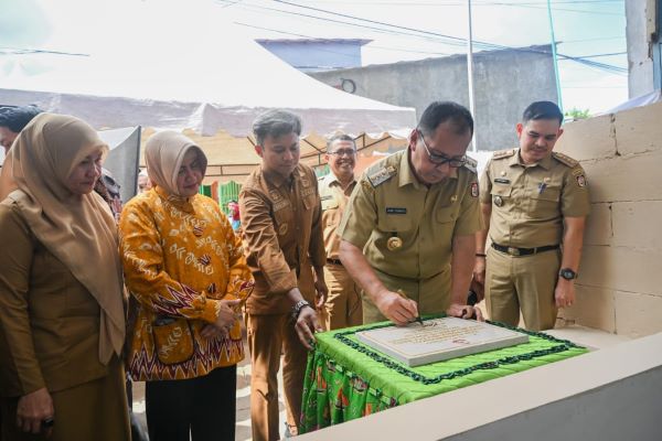 Dorong Akses Kesehatan, Danny Pomanto Resmikan Posyandu Era Baru di Paropo