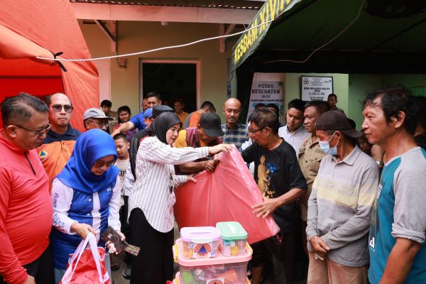 Usai Dilantik, Wawali Makassar Salurkan Bantuan Korban Kebakaran Asrama Kesdam
